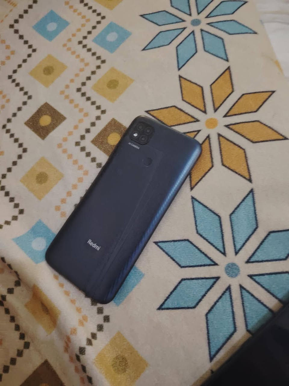 السلام عليكم جهاز ريدمي 9C ذاكرتة 64 معالجة هيليوجي 35 رامة 4  البطارية 5000mAh كامرتة الخلفية 13+الامامية 5 مبدل بي ايسي +بي انتفاخ بلبطارية قليل مثلما واضح بل صورة سعر الجهاز 65 وبي مجال مستلزماتة فقط واير شحن***********

