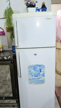 ثلاجه للبيع • أجهزة منزلية