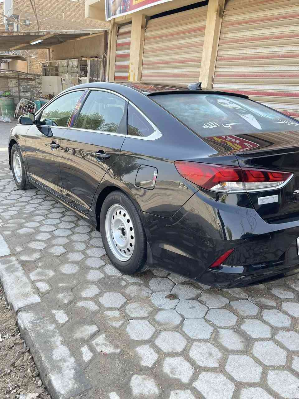 السلام عليكم اخوان سوناتا موديل 2019 لون اسود شذرة كفاله عامه كلين بدون حادث فقط الدعاميه الورة موضحها بل صوره بيه ضربه عفتها ع وضعها رقم أربيل مداور وكاله حاظر  نص فول سياره جاهزة تبريد حداديه تخم تاير كله جديد أبيعك سونار وفحص مكان السياره نجف ترهم مراوس ب كورلا وبيع اتصل وبخدمتك رقمي *********** بي وات ساب
