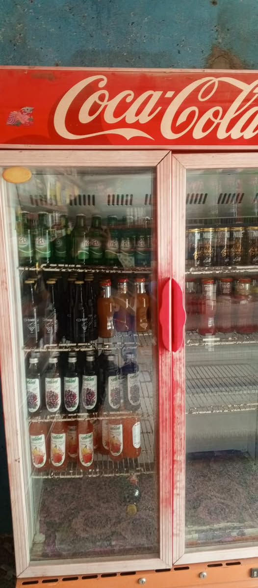 السلام عليكم
يوجد برادات ايكور تركي عدد 5 عمودي 

وكذالك عارضات سطحيه عدد 2

وكذالك سبلت جداري الحافظ 

ورفوف تركي كذالك سفينه 3 متر 

ميز ألمنيوم مع الدخل 2 متر تزكام

سستم كامرات مع شاشه حجم 32 
 

عارضه كرزات 

مع بضاعه 

للاستفسار خاص او الاتصال 

***********
