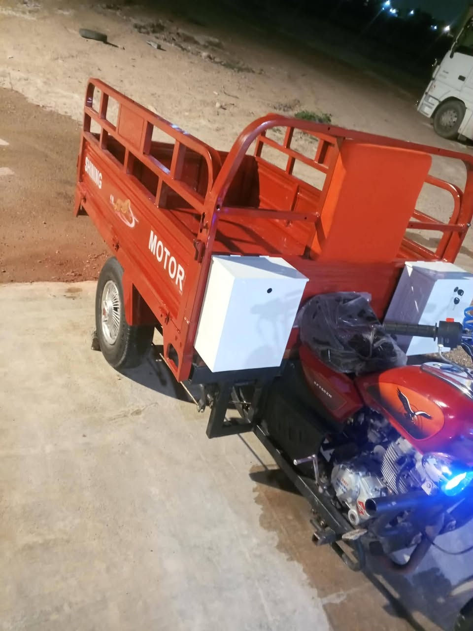 السلام عليكم ستوته للبيع موديل 16والمكينه 17ستوته نضيفه مصبوغه عام كربائيات كله شغاله أوراق ضايعه المكان ديالى الغالبيه للاستفسار اتصل على الرقم ***********
