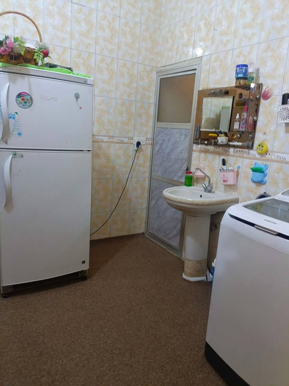 السلام عليكم بيت ١٠٠ متر طابقين للبيع خلف مستشفى الوارث  للاستفسار الاتصال على الرقم ***********
