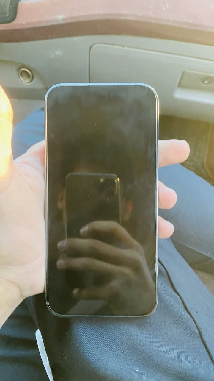 السلام عليكم
14 pro max 
بطارية 88% 🔋 
ذاكره 256
جهاز نظيف زلغ ما بي رايده ٩١٠ وبي مجال
بغداد الحبيبية
***********
