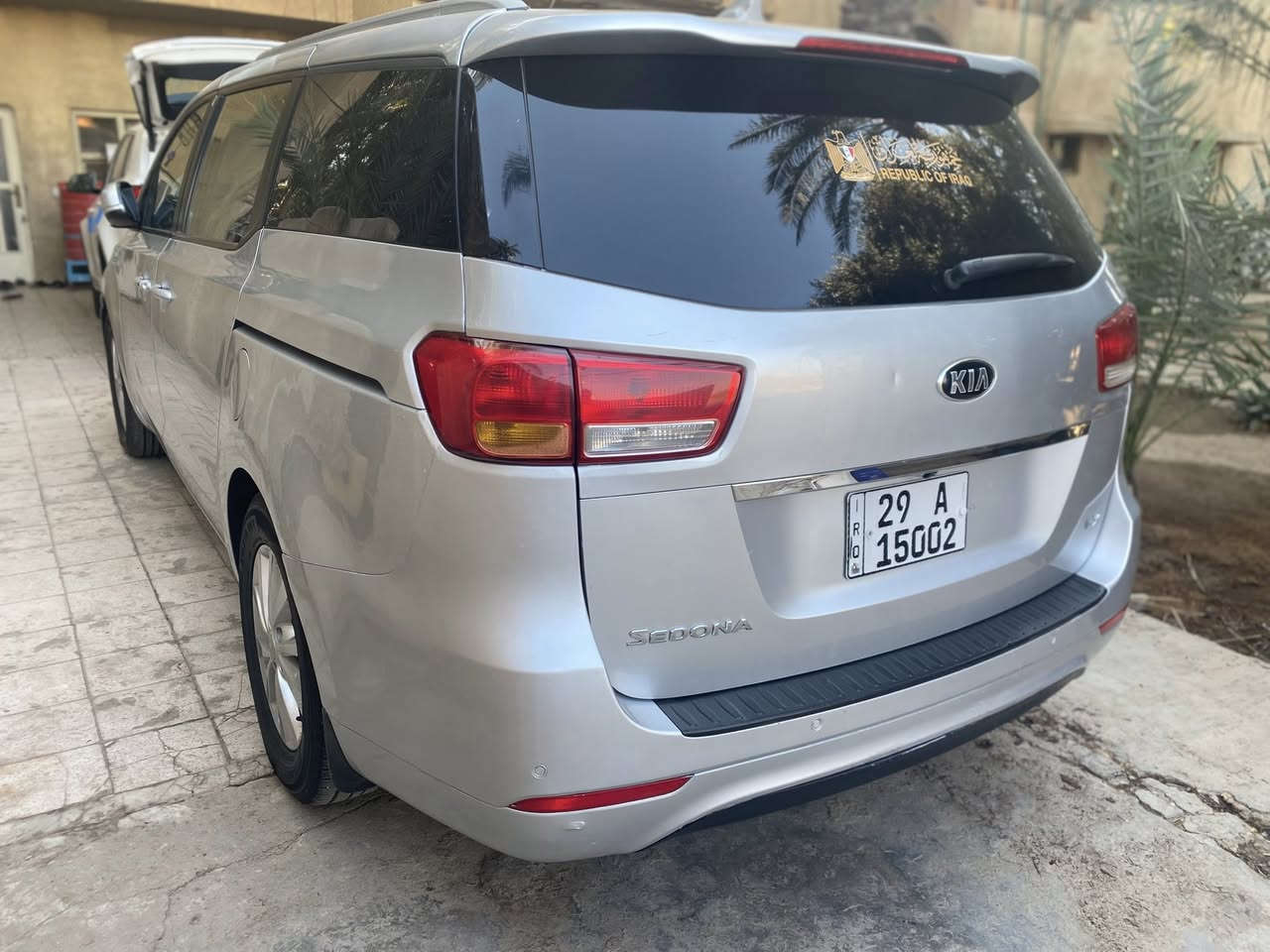 تحية طيبة ❤️ للبيع فقط بدوون مرارس
كيا سيدونا 2018 جاهزة تخم تاير حدادية رقم واسط تحويل مباشر السعر ب 173$ وبيها مجال مكانها الكوت 
***********
