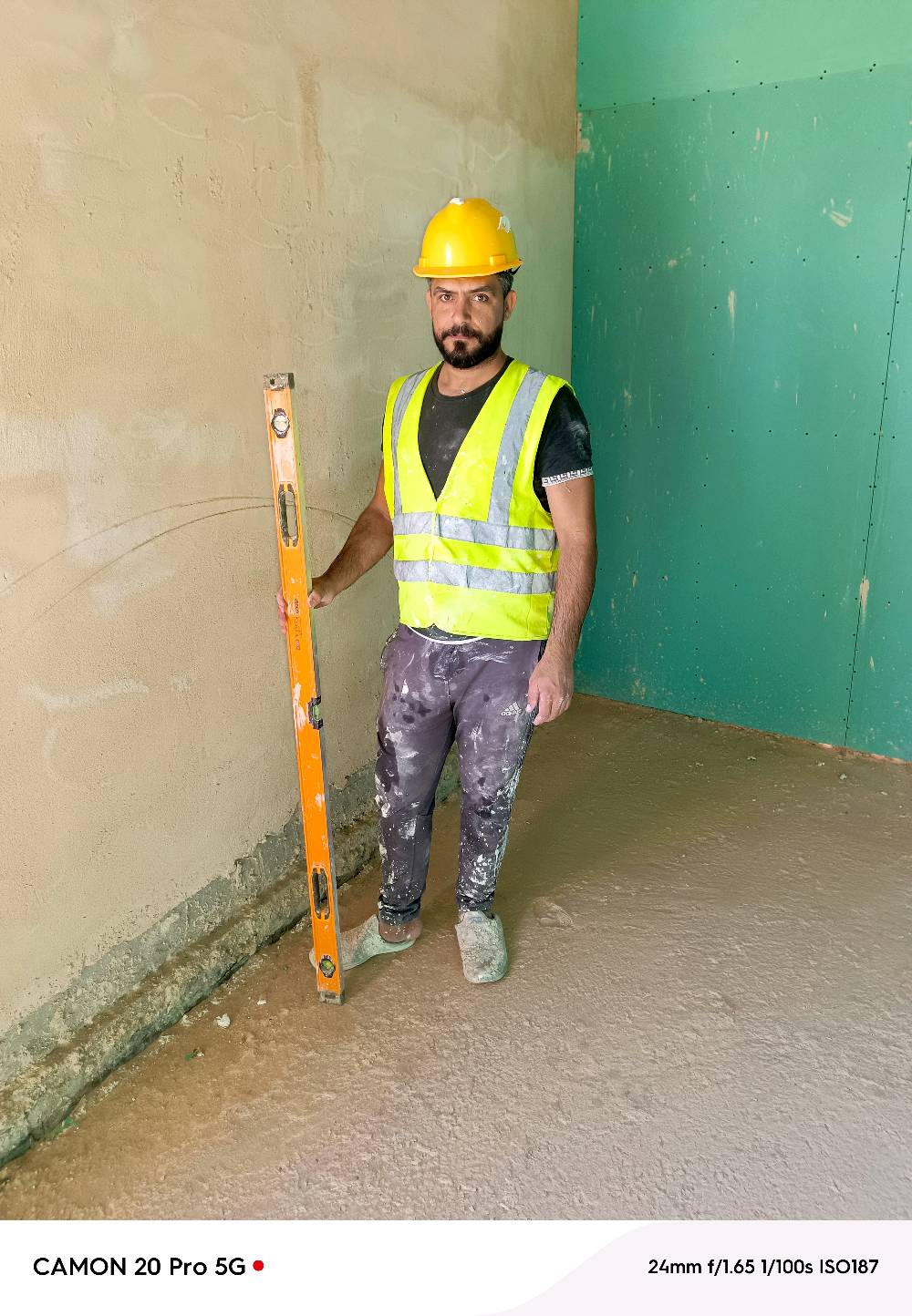 لباخ متفرغ اطلع بل يوميه 
سمنت وجص وبورك مكاني نجف 
للستفسار عبر الاتصال واتساب ***********
