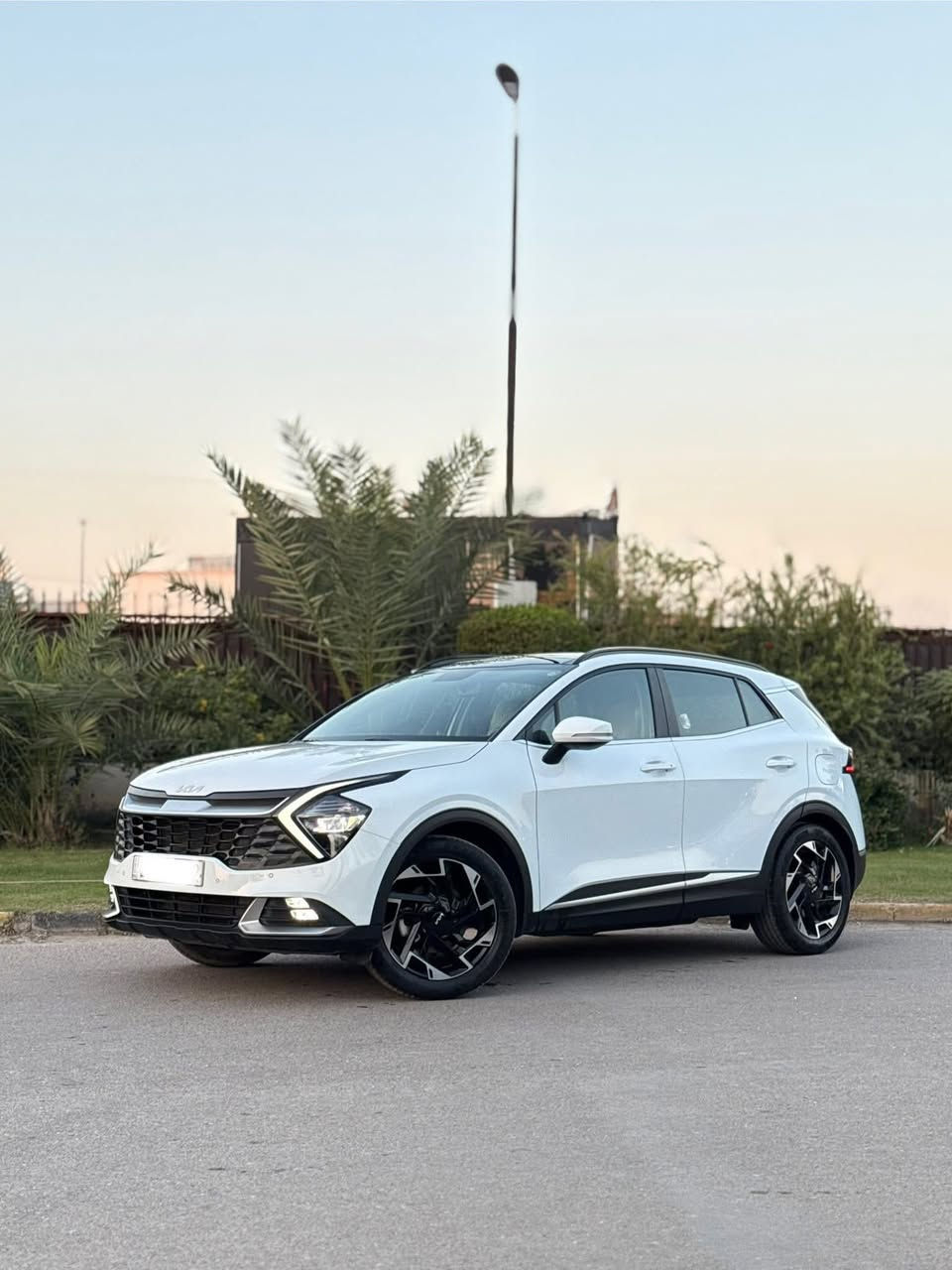 لسلام عليكم سبورتج موديل 2023 خليجي ضمان شركة اكدال ضمان 5 سنوات او 100 الف كيلو سياره فول واحد على واحد محرك 2000 دوش وسيارة مكفولة كفالة عامة مكفولة من صبع وبارد ورصعة وسيارة على وضعية شركة ماشية 80مواصفات سيارة / بصمة تشغيل عن بعد شاحن واير ليس شفتات ستيرن وسايد بريك بصمة وثلاث تحكمات انضمة قيادة وكشنات جلد كنتارا وكشنات تدفئة تبريد كرسين كهرباء وحساس خلفي امامي رادار + نقطة عمياء وتبريد شاشه + تبريد قطعتين وصندوك كهرباء وفتحة سقف بانورما وبعد بيها مواصفات اكثر 

السيارة رقم اربيل 
المكان / الدوره 

وهذارقمي ***********
