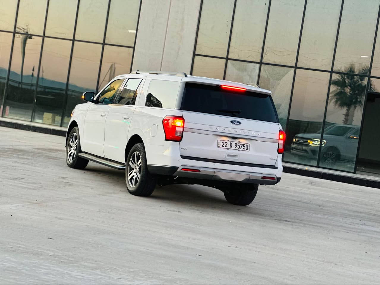 فورد اكسپدشن max ٢٠٢٢ مرقم جاهز
سعر 278بلاش
ضررخفيف شبرين صبغ حافة البونيد فقط و جاملغ مبدل اصلي شركة بدون صبغ بدون دواخل حادس سياره.  موجود ايرباكات سيتم فئة xlt  فول مواصفات عدا فتحة مكانها اربيل
سياره جاهيز بدون مسرف
سيار موجود اربيل اكر, نينوى


**إذا كنت صاحب هذا الإعلان وتريد حذفه لأي سبب، رجاءا أرسل رسالة إلى الدعم الفني**