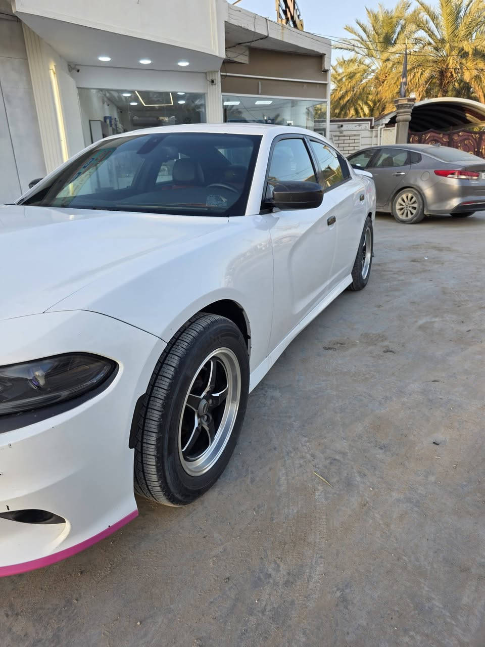 السلام عليكم جارجر موديل 16 مصبوغه عام رقم نجف دولي بسمي فوريل وملغي السعر 137 وبيه مجال بسيط للاستفسار ***********
