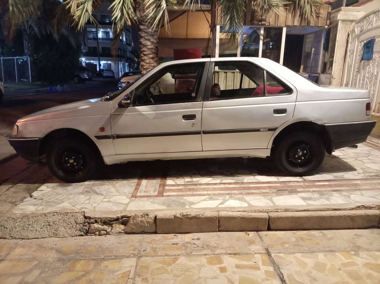 للبيع بيجو روى ٢٠٠٨ سيارة جاهزة من كلشي وبلادية
بسمي تحويل مباشر السعر ٢٧ وبيها مجال حك جيه
مكاني بغداد حي الإعلام ***********
