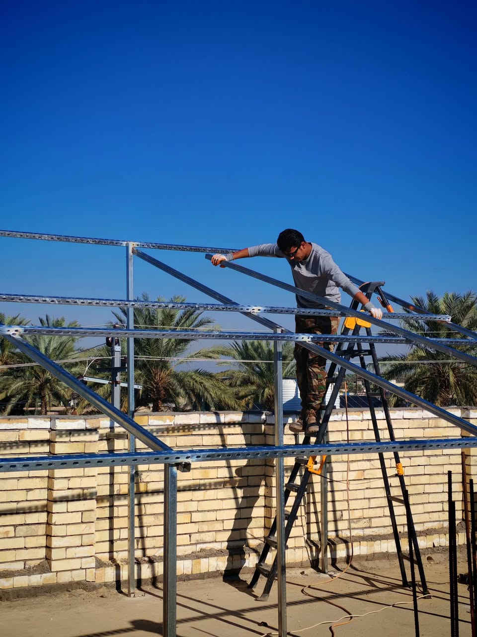 🔴اعمال #شركةسولرماجك مستمرة من شمال عراقنا العزيز وحتى جنوبه !!!!
تم بحمد الله تنصيب منظومة شمسية (20 امبير)  ، في محافظة كربلاء.
تتكون المنظومة من :
✅ 10 الواح نوع لونجي قدرة 620 واط .
✅ 1 بطارية نوع ديا ليثيوم بحجم 16  كيلو واط.
✅ انفيرتر نوع ديا حجم 6 كيلو واط .

لِرؤيا عصرية حديثة واشراقة جديدة مغايرة لواقع البلد تقدم شركتنا خدماتها للطاقة الشمسية حاملة على عاتقها تقديم جميع الحلول المناسبة لحل أزمة الكهرباء .

انتظرونا بقادم الأيام بأعمال أكبر.

للتواصل :
***********
***********

#طاقةشمسية #طاقةمتجددة #العراق
