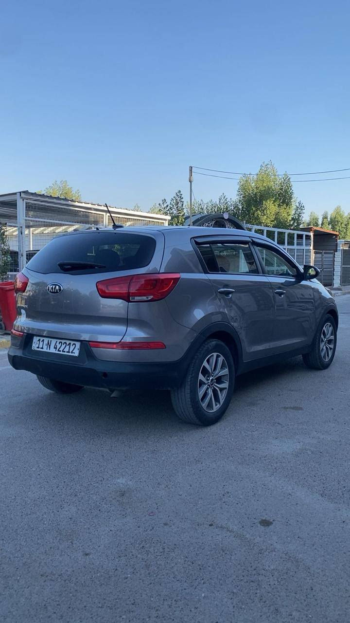 السلام عليكم سبورتج موديل 2016 ورد مريكي
حاثها بس جاملغ بدون يرباك بدون دوخل وبنيد ربع صبغ
ليبل واحد سياره جاهز من كلشي كير محرك حداديه تبريد 
جاهز رقم بغداد الدولي مكاني بغداد الكرخ حي الخضراء 
سعر 135 وبيها مجال تصالح ***********
