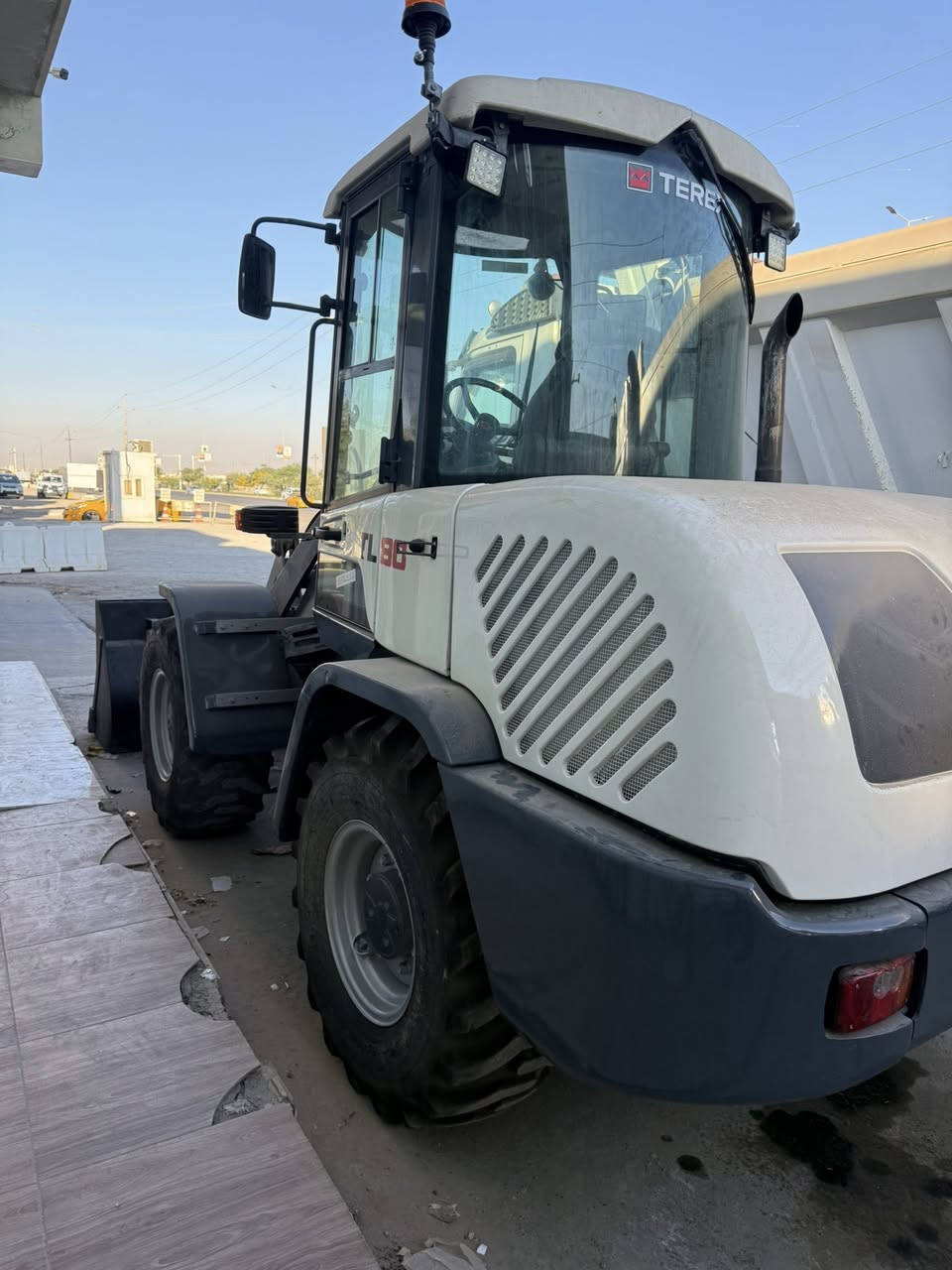 سلام عليكم شفل تريكس موديل ٢٠١١ره قم سليمانيه سعر ٢٨٥ورقه بي مجال مكان كركوك***********
