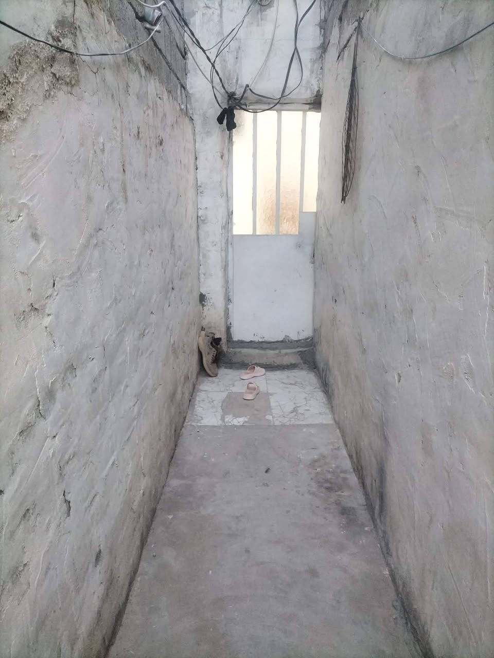 السلام عليكم عندي بيت للبيع 
مساحته 75 متر متكون من صاله ومطبخ والمدخل البيت يكون دولان 
مكانه النجف بشارع المطار سعر ب17 وبي مجال 
مندوبه اشواق


**إذا كنت صاحب هذا الإعلان وتريد حذفه لأي سبب، رجاءا أرسل رسالة إلى الدعم الفني**