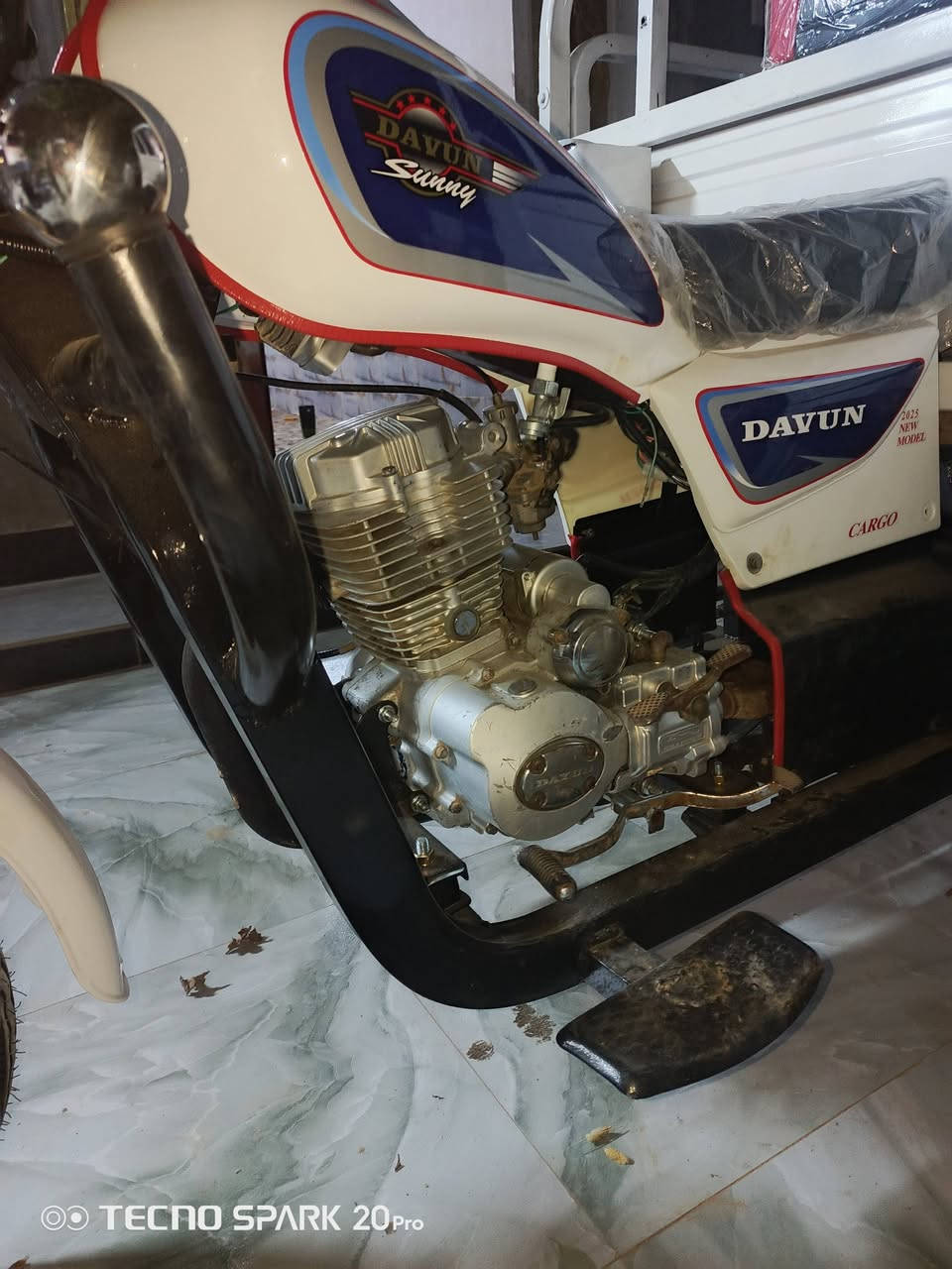 سلام عليكم شباب
ستوته للبيع موديل 15 أوراق كامله اصولي تعميره جديده كله جديد تواير  كله جديد مانقصه برغي محرك خير من الله اخرس 
مكاني ناصريه قضاء سيد دخيل 
سعر خاص
*********** واتساب
