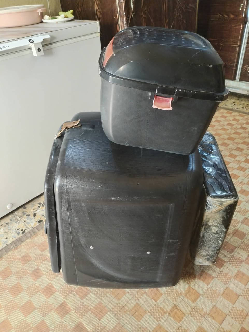 صندوق دلفري نضيف للبيع
كبير مع ملحقاتة( تچوة وصندوق صغير) كامل وجاهز
سعرهن [25] قفل مال مستعجل  
مكاني النجف الاشرف 
***********
