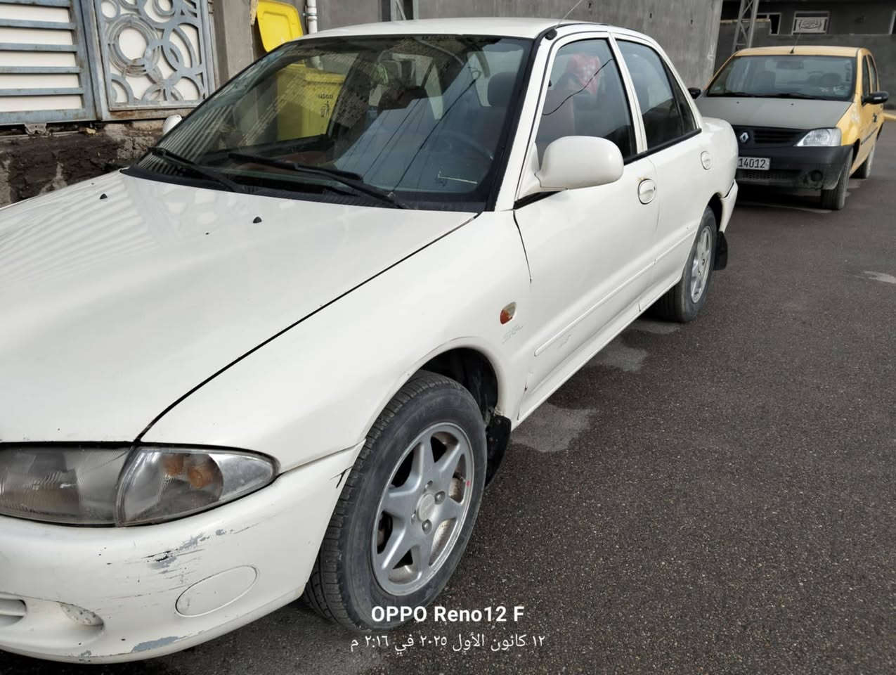 السلام عليكم ابراتون موديل 2004 جديده تخم تاير جديد صدر جديد تبريد شغال كير محرك جدد بيها مكانات صبغ رقم واسط السعر 48وبيها مجال الاتصال على الرقم *********** العنوان الصويرة
