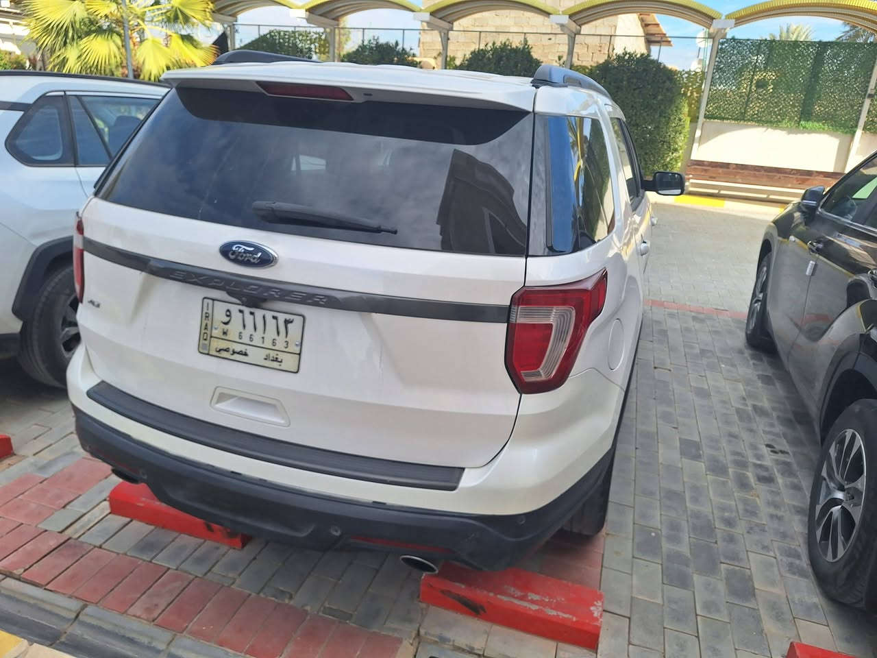 السلام  عليكم ورحمة الله وبركاته
‎‏‎       ——— لـلـبـيع  ———

‎‏‎فورد اكسبلورر       —  Ford Explorer

‎‏‎وراد أمريكي.     —  

‎‏‎الموديل           — 2019

فئة.                 — XLT /4WD 

‎‏‎اللون               — فضي  

‎‏‎المسافه المقطوعه —

‎‏‎حاله السياره. — جاملغات الاماميه الاثنين  

‎‏‎المواصفات 
‎‏‎- بصمة تشغيل 
‎‏‎- بصمة أبواب 
‎‏‎-تشغيل عن بعد 
‎‏‎-ترحيب عند الاقتراب 
‎‏‎-كشنات جلد 
‎‏‎- رادار جانبي 
‎‏‎-رادار امامي 
‎- رادار خلفي 
‎‏‎- شاشه كبيره تدعم نظام الأبل كار باي ونظام الاندروي
‎-
‎-دبل اكسل 
‎-اوتو هولد 
‎-اوتو ستوب 
‎-هندبريك بصمه 
‎-٧وضعيات قياده 
‎‏‎-كشنات تدفئة 
‎‏‎- ستيرن بحركه كهربائيه 
‎‏‎- تبريد مركزي 
‎‏‎- بگ لايت LED 
‎‏‎- كود باب 
‎‏‎-كرسي السايق والراكب بحركه كهربائيه
‎‏‎-تحكم ستيرن جهتين 
‎‏‎-تحديد سرعه 
‎‏‎-مانع انزلاق 
‎‏‎-ليد نهاري
‎‏‎-كامره خلفيه دواره 
‎‏‎باقي المواصفات المعروفه 

‎‏‎السعر            — 165

‎‏‎رقم السياره    — بغداد

‎‏‎موقع  السياره — كربلاء

‎‏‎للأستفسار.     — ***********
