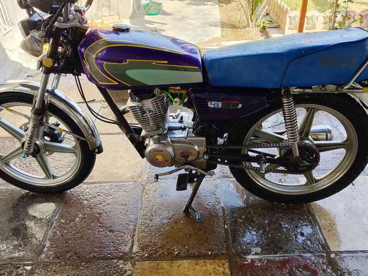 سلام عليكم دراجة  للبيع رابار موديل 2015  لايت عالي ناصي كيج كلة شغال السعر 250 بي مجال لشراية :رقم ***********
