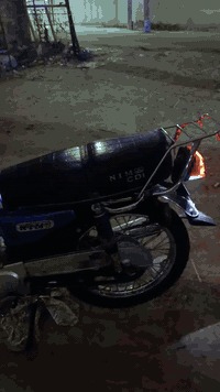 دراجه ايراني نامه شلامجه موديل ٢٤ دراجه صارلها يومين عندي اريد أبيعها شلامجه الاصلي اوراق أصولي فول الفول وكدام العين مكانها بغداد كريعات 
***********للاستفسار
