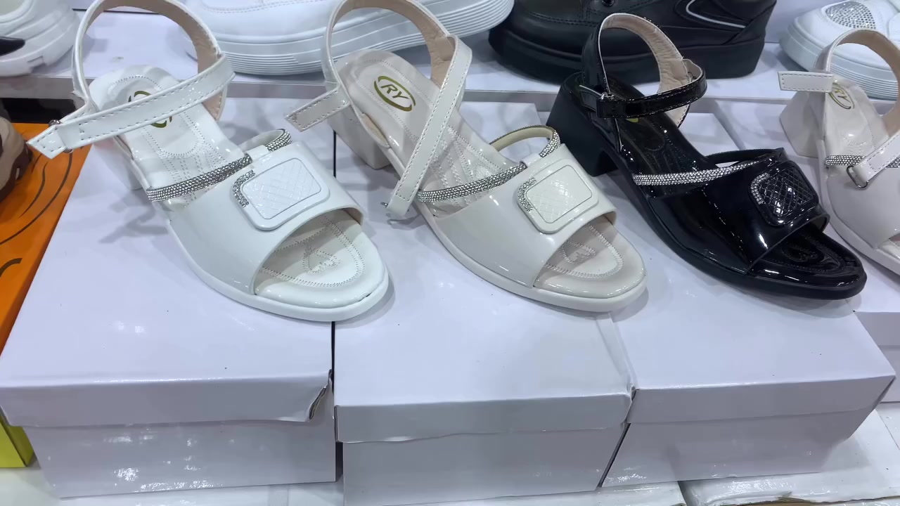 تم وصول مودیلات جدیدة
بناتي من قیاسات ٢٦ الی ٣٦
عنوان:سوق جمهوریة-عمارة البرکة-بصف صیاغة غازي

مۆدێلی تازە گەشت
کچان لە قیاسی ٢٦ هەتاکوو ٣٦
ناونیشان:بازاری جموری-بینای البرکە-تەنیشت ئاڵتونی غازي

https://www.snapchat.com/add/qasr_lla7zya?share_id=FMjmuimFSgiIRSZS9-A0-Q&locale=ar_IQ


**إذا كنت صاحب هذا الإعلان وتريد حذفه لأي سبب، رجاءا أرسل رسالة إلى الدعم الفني**