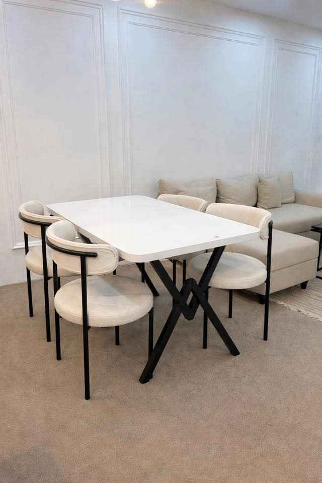 تخفيضات 140 الف
ميز و4 كراسي كوالتي عالي تركي🇹🇷
وليس صيني
قماش الكراسي مخمل
توصيل لكل العراق مجاني

شرط الميز يتحمل اكثر من 250 كيلو 
والكراسي تتحمل وزن 250 كيلو 
يحق لزبون فحص الطلب قبل الاستلام 
اي اختلاف يرفض الطلب 
للحجز والاستفسار راسلو الصفحه 
او اتصال بالرقم ***********
يتوفر واتساب. بغداد, العراق
