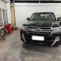 Toyota Land Cruiser ساز فول مواصفات موديل 16 السياره ماشيه 93الف سعرها...