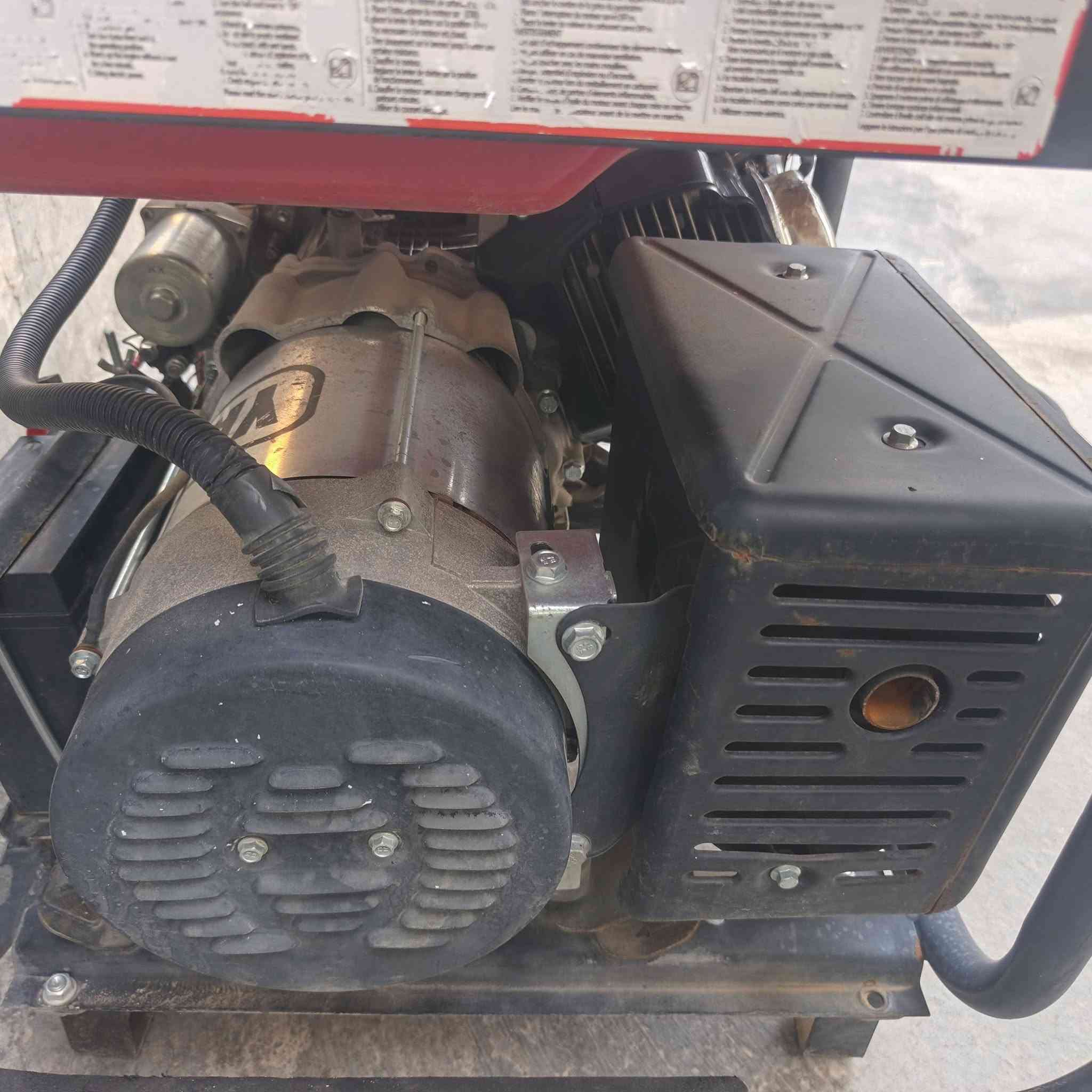 مولده للبيع نوع
YAMAMOTO GMG12000DE
النوع: مولدة بنزين (تشغيل كهربائي بالمفتاح)
الموديل: GMG12000DE
الفولتية: 220 فولت
التردد: 50 هرتز
القدرة المستمرة (Rated Power): 7.0 كيلوواط
القدرة القصوى (Peak Power): 7.5 كيلوواط
معامل القدرة (Power Factor): 0.9
مخرج DC: 12 فولت (للشحن)
المولده نضيفه كلش ومشتغله موسم واحد فقط 
ملاحضه السلف عاطل جان يشتغل هسه بس هندر
ملاحضه المولده يمكن تربط جهاز تشغيل واطفاء ذاتي
السعر   500   وبي مجال 
العنوان ديالى بعقوبه تقاطع الساده
رقم الهاتف  ***********

