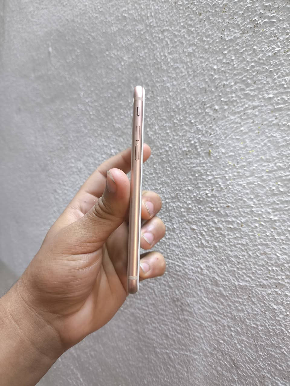📱 ايفون 8 عادي
💾 الذاكرة: 64GB 🔋 البطارية: 100% (مستبدلة أصلي)

🔹 مواصفات الجهاز: ✅ تك سيم شغال طبيعي ✅ الصوت واضح وشغال ✅ الوايفاي والشبكات شغالات طبيعي ✅ الدكمة والبصمة شغالات ✅ الهزازات شغالات ✅ مستبدل شاشة أصلي

ملاحظة: ▪️ بيه فطر بالكلاس من الجوه وما مأثر على الاستخدام ▪️ إضاءة الشاشة مرات تصعد وتنزل، لكن الجهاز شغال طبيعي بدون مشاكل

🎮 ببجي 60 فريم – سلاسة فول

💰 السعر: 75 ألف فقط

📍 الموقع: موصل – أيسر

📞 التواصل: خاص أو اتصال مباشر ***********

🚚 ماكو توصيل للمحافظات
