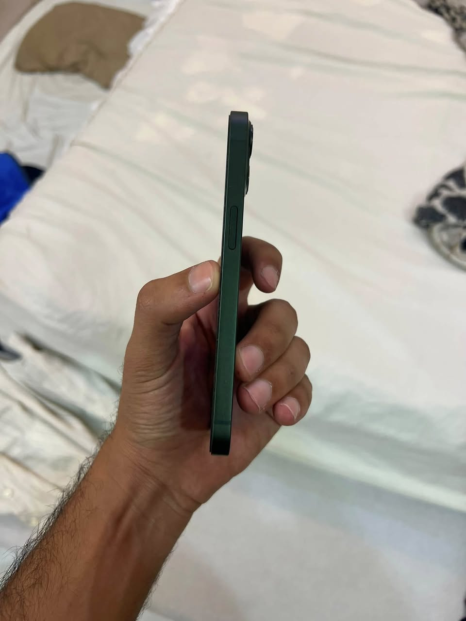 السلام عليكم بيع فقط
آيفون 13 عادي للبيع 

ذاكره 128 

بطاريه 83 بلاديه لا معلايه ولا مبدله 

لون زيتوني جهاز مكفول كفاله عامه 

من كلشي لاتصليحً ولاتبديل ولا اي خلل

شاشه كامرات اتصال سماعات فيس ايدي

كله بلادددي ومامفتوووح ابدد 

مكاني بغداد البلديات شارع المصرف

*********** 

سعره ٤٥٠ الف
