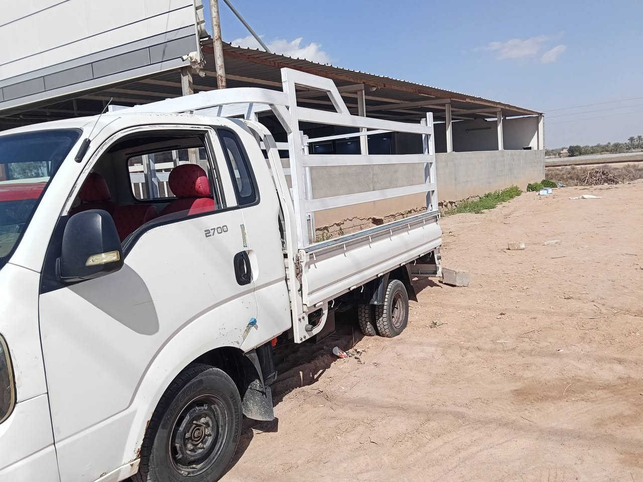 السلام عليكم كيه حمل 2700////موديل 14بيه بارد بل بنيد سياره حلوه وناعمه السعر 95وبيه مجال تخم تاير جديد سياره احتا جيت اريد ابيع مامتواجد على نت مكلف بل نشر ***********
