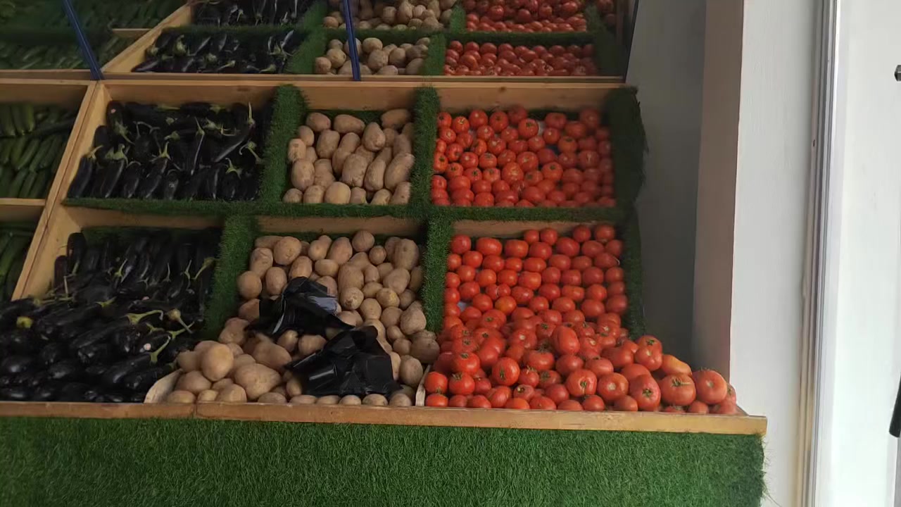 غراض محل كامله البيع تسكام العنوان واسط الحي ***********
