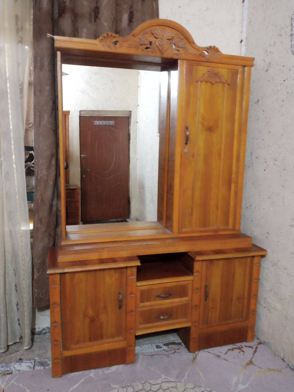 السلام عليكم غرفة للبيع بيه اضرار
السعر 650 وبيه مجال 
العنوان بابل شارع 60
للاتصال (‏‪***********‬‏)
