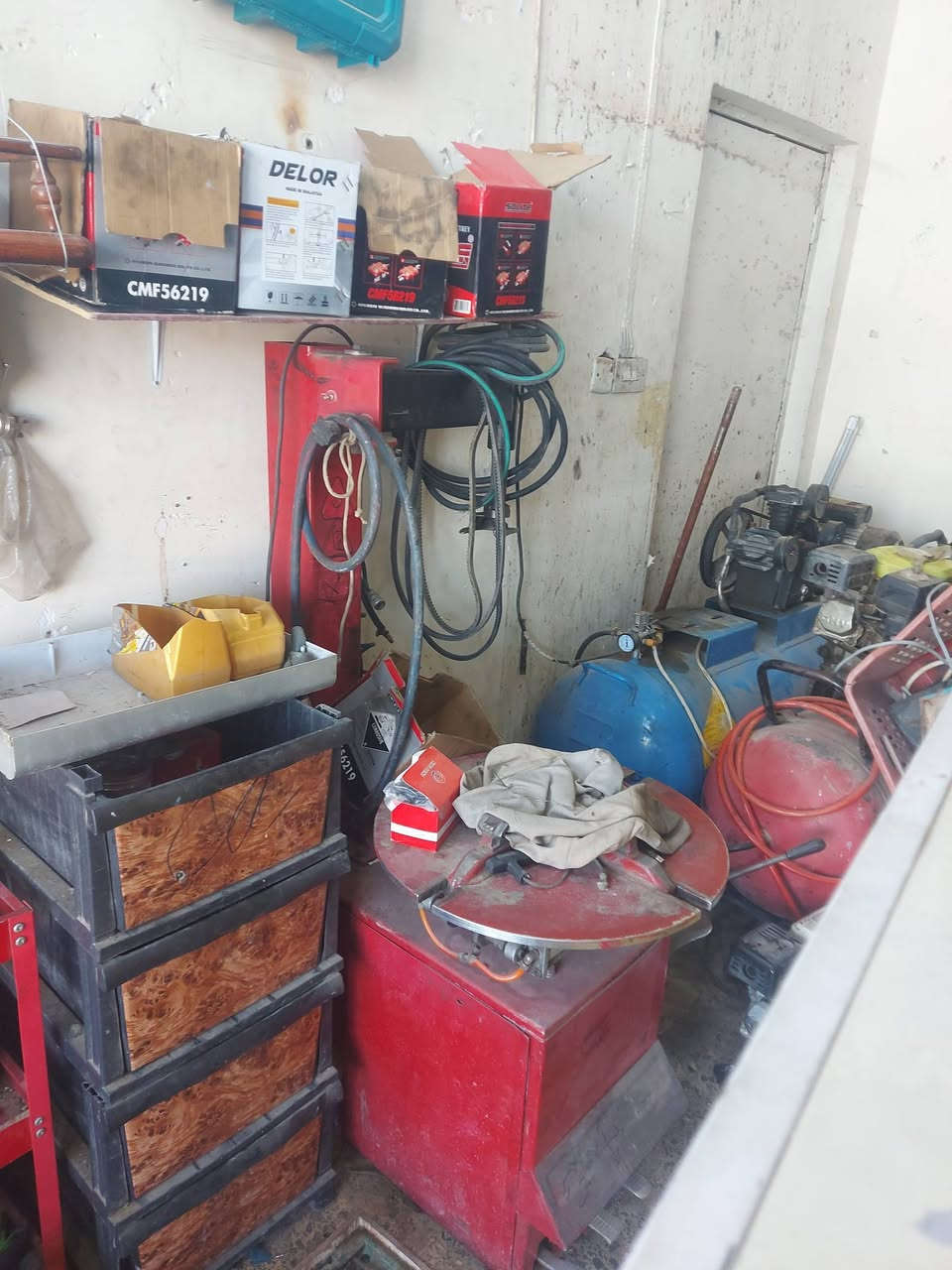تايرات باله عدد 140 خالعه ونايتروجين للبيع سعر تايرات زوج ٢٨ خالعه شغالة ع الفحص ٣٠٠ نايتروجين شغال ع الفحص ٢٥٠ اتصال *********** عنوان المجف
