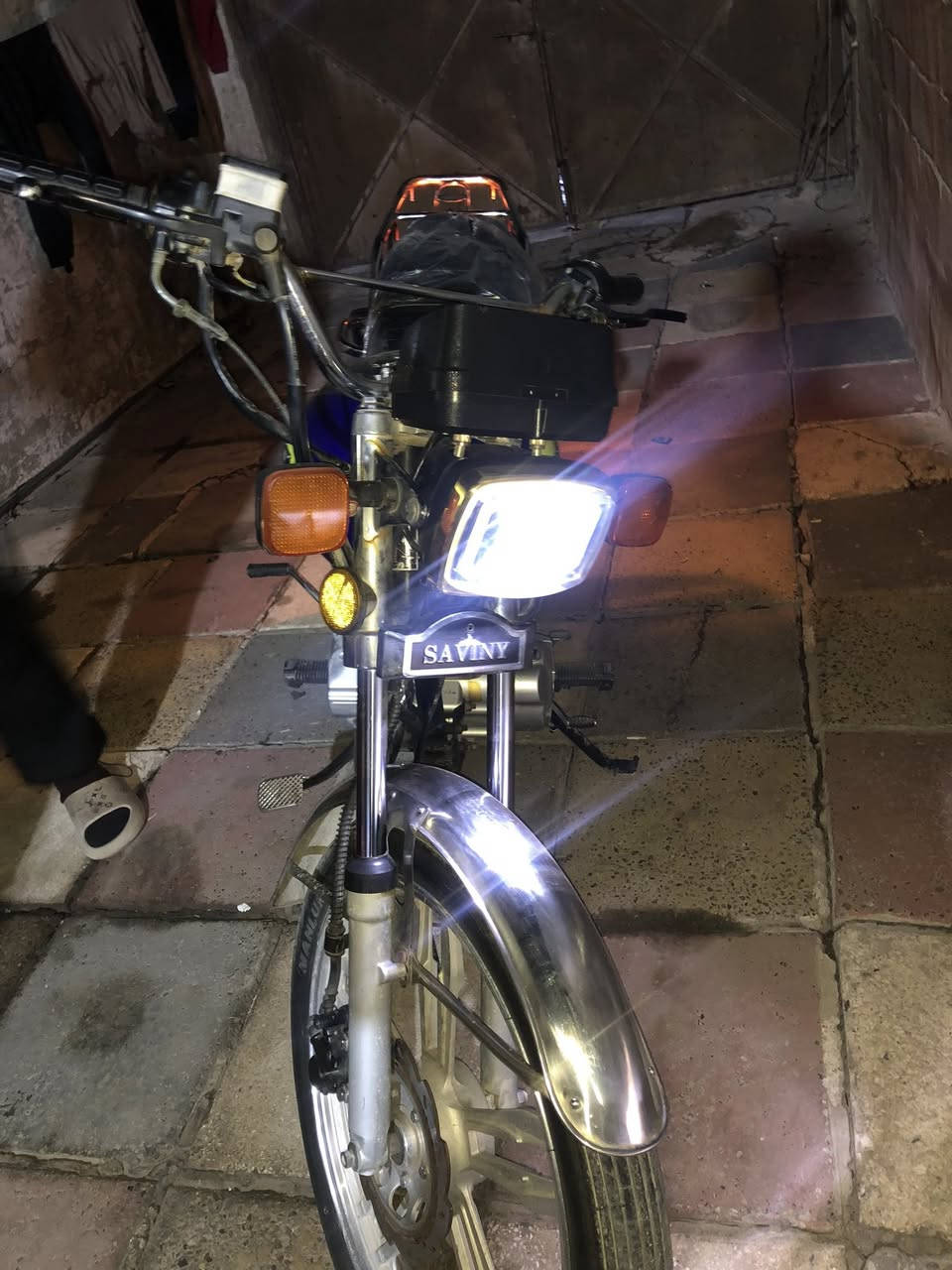 السلام عليكم ايراني 5 گير للبيع الدراجه غراضه جديده من الطول للطول من كشن من تانكي وصفاحيات من دشبول من عداد ودواسات وهندر وبداله وبنز وكلشي وشرط كله اصلي اذا تجي وتلگه شي تجاري تاخذه بلاش المكينه تخبل شلعه ومعدل قويه كلش النهضه مالته وسعره 435 والله صارت عليه ب 385 مكاني بغداد الدوره رقمي ***********
ملاحضه : الدشبول ولماصده الجوه رابطهن شون مجان يعني ماعرف اربطهن جديدات واصليات والله
