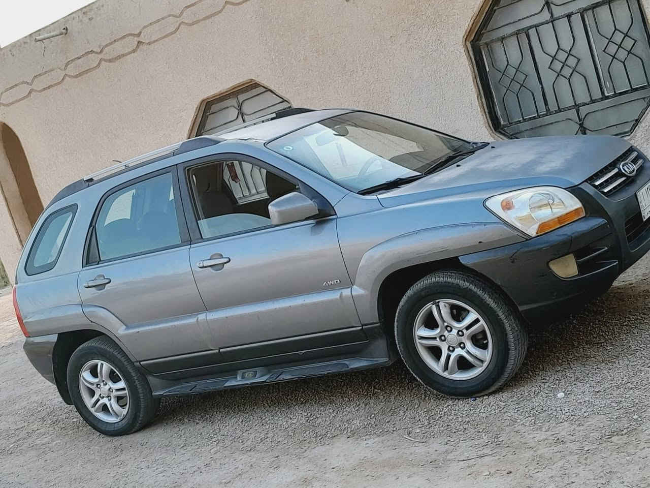 السيارة سبورتج خليجي موديل 2007مكينة
الفين و 700 فور ويل مواصفات حلوة خليجي استيراد خاص مكفولة من قطرة الصبغ سيارة حلوة ومرتبة شاشة تاب كاميرا دوارة تخم تاير  سنوية مثنى بأسمي لل 28 مكاني السماوة  السعر 100 وبيها مجال حگ الجية تفضل اتصل وات ساب ***********
