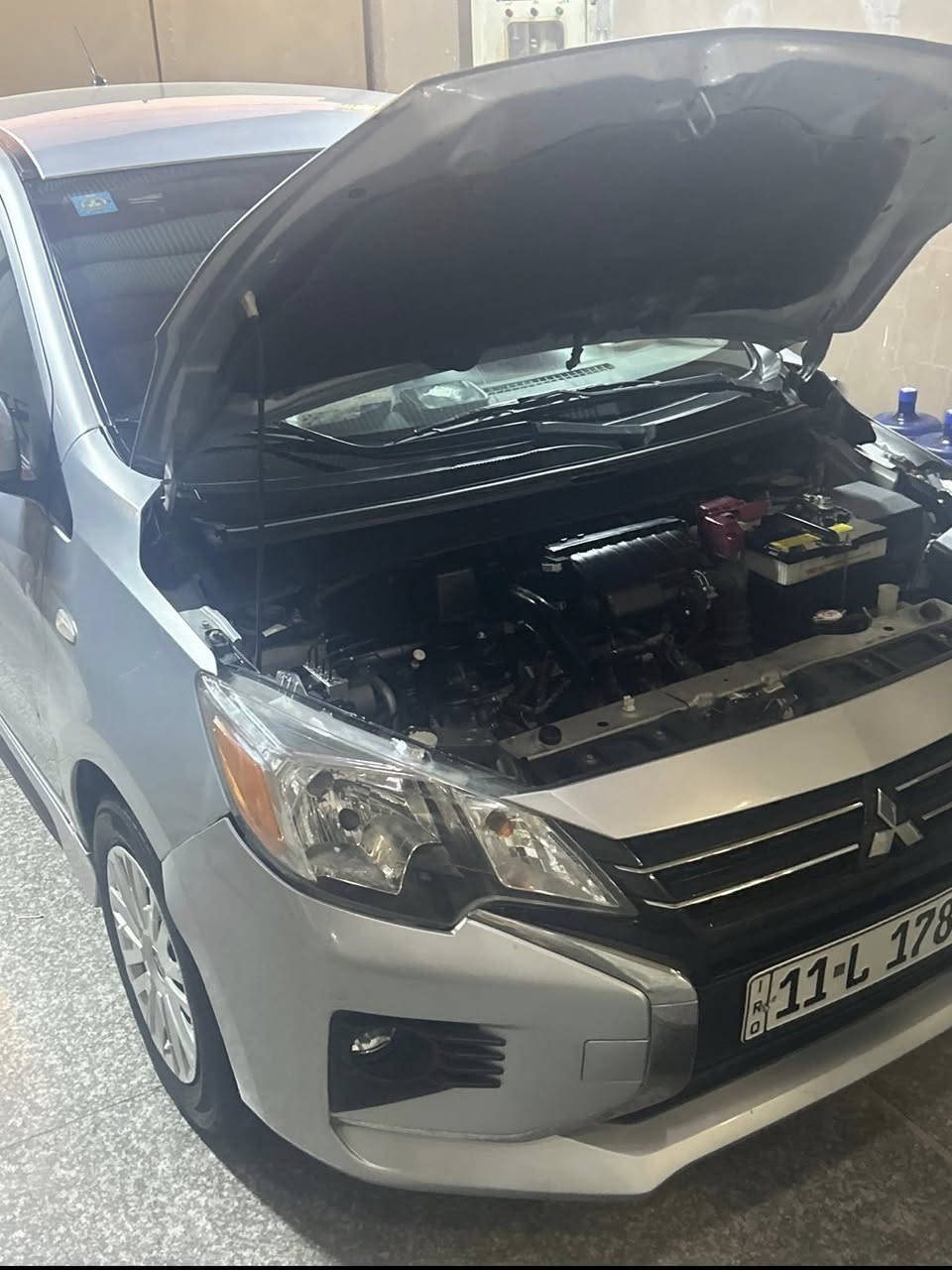 السلام عليكم
للبيع ميسبوشي ميراج 2022 
ضررها جاملغ امامي + بنيد ايرباك سترين فقط بدون شاصي
ماشية 36 الف 
محرك كير مكفولة
مواصفات 
رادار امامي 
شاشة  كبيرة كاربلاي
تحكمات ستيرين 
تبريد تدفئ شغال 
مكان السيارة ديالى بعقوبة 
رقم الهاتف ***********
سعرها 93 ورقة وبيها مجال
