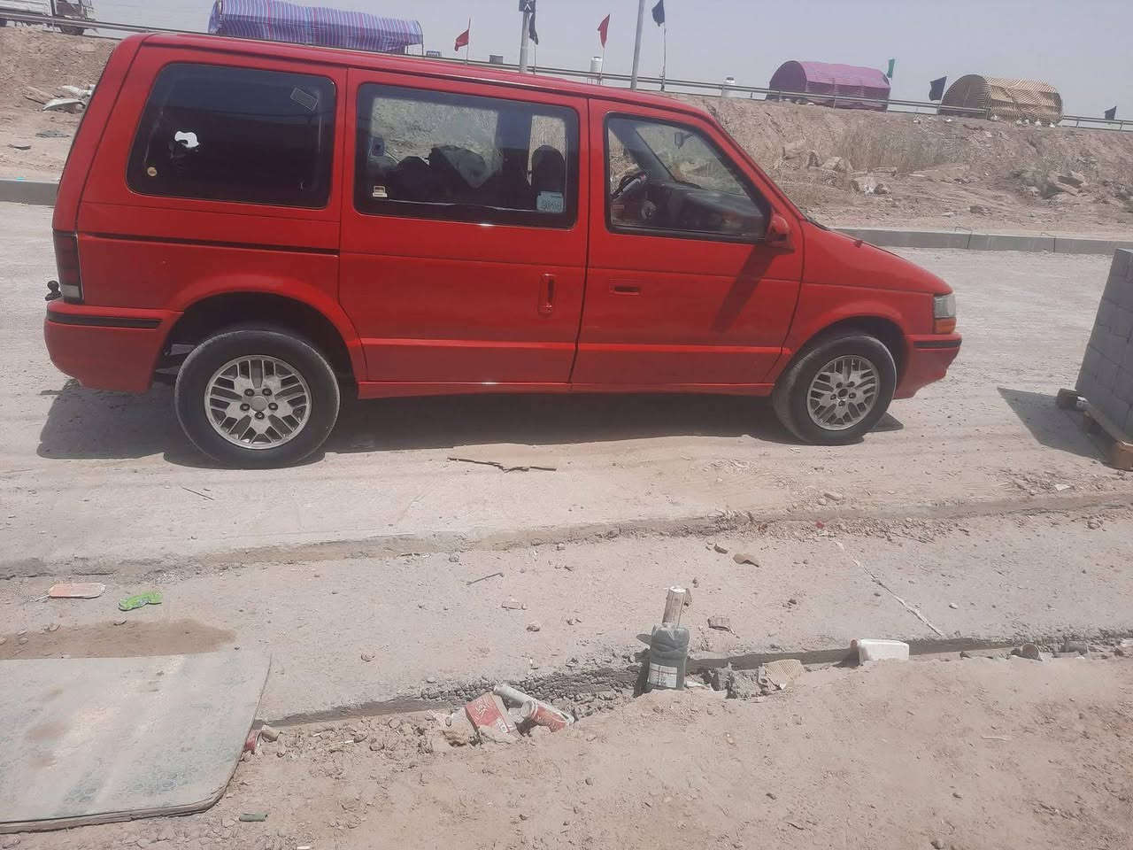 السلام عليكم دوج كلايزر مديل ٩٣ مصبوغه جماليه محرك وكير كامري تحويله ثاني يوم  حداديه وطخم تاير جاهزات مداور ثاني يوم سنويه نافذه مكفوله من العيب الشرعي المكان ناصريه مركز السعر 45 وبيه مجال***********
