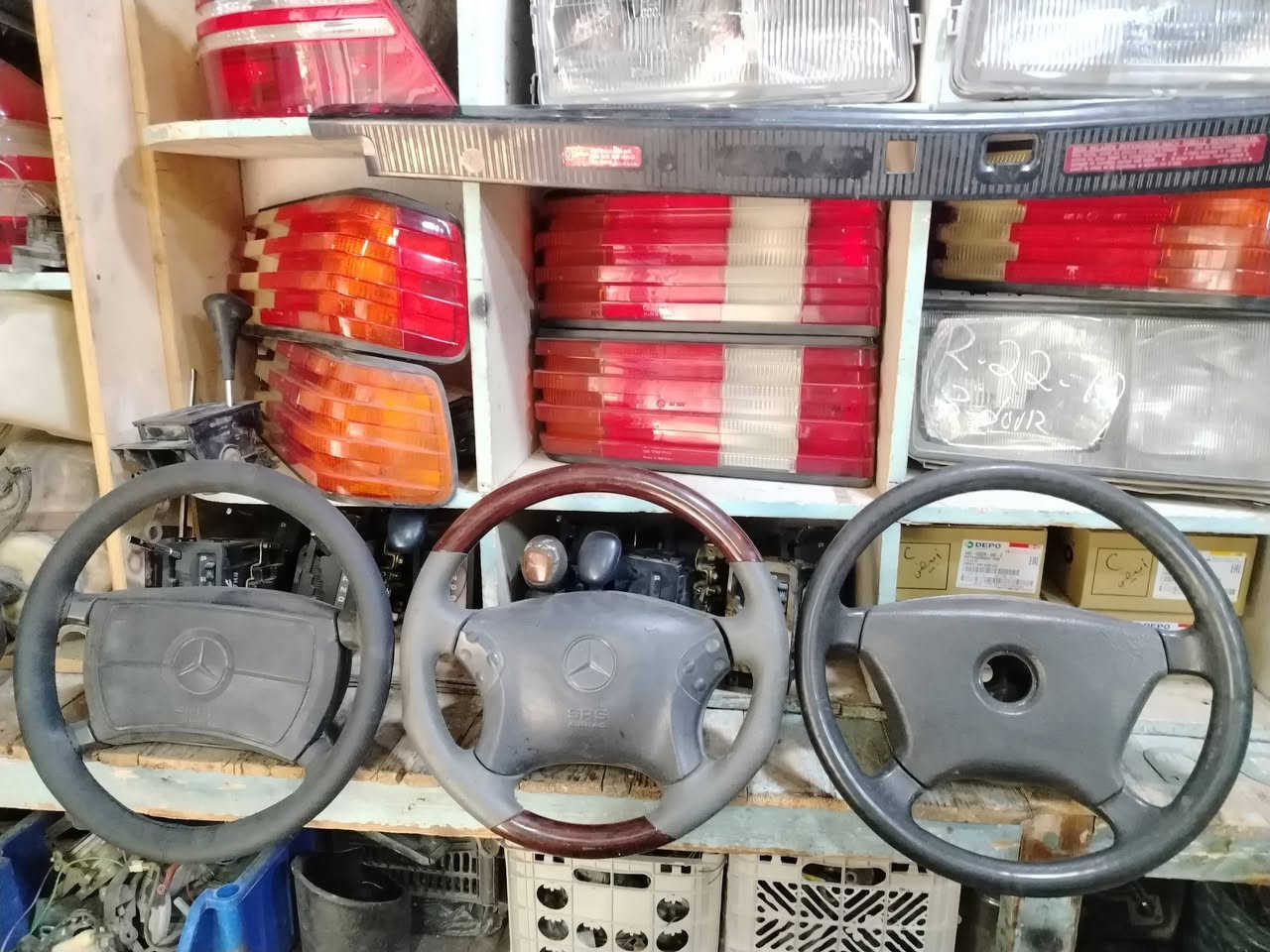 حكمت النعماني
الشيخ عمر. شارع الثالث
مجمع بغداد ***********
