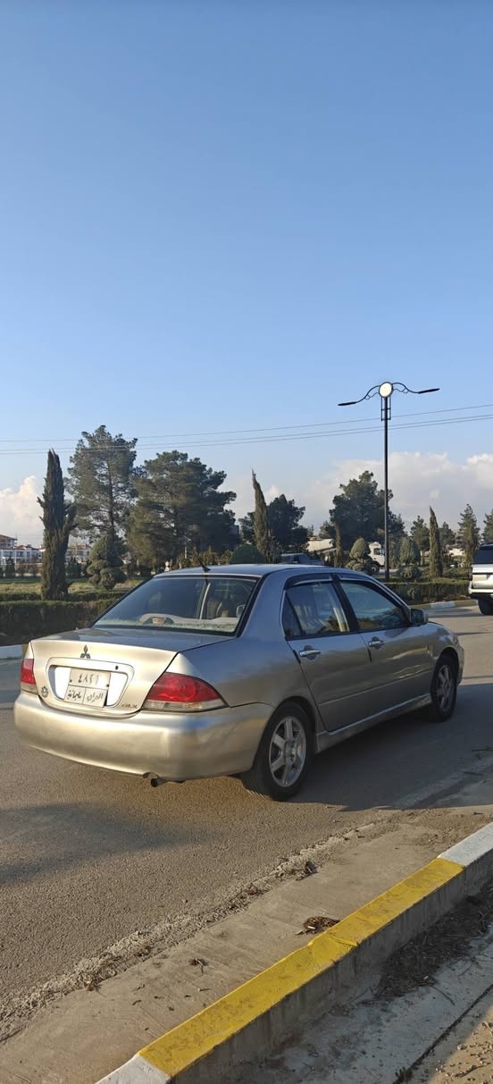 ***********
لانسەر مۆدێل 2008 مەکینە گەورە  
کامل بۆیاخە پێشی کەمێک لێدراوی هەیە
بڕاوەو وەرگەڕاو نییە ماڵی فەقیرە
63گەڵاو معامەلە
