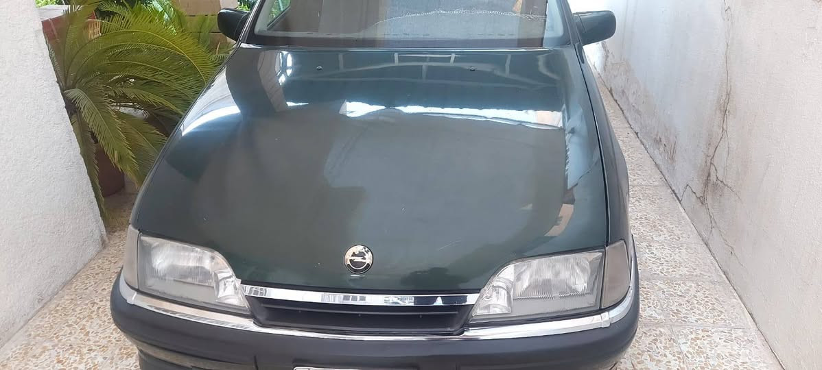 سيارة اوبل اوميكا مديل ٩٣
محرك ٢٠ 
كير عادي عادي 
داخل كلينس 
بدون تقحيل 
بدون صبغ 
بدون خيسان 
سيارة اوبل اوميكا مديل ٩٣
محرك ٢٠ 
كير عادي عادي 
داخل كلينس 
بدون تقحيل 
بدون صبغ 
بدون خيسان 
سيارة جديدة ماشية ٢٠٠ الف 
سيارة من الشحن يمي سنوية خضرة 
رقم الماني 
***********
