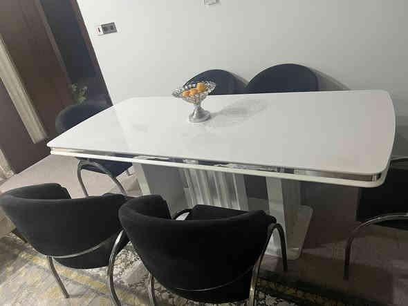 مێز نان خواردن ٦ نەفەری بۆ فرۆشتن. لە سلێمانی  بە ١٤ گەڵا کڕدراوە زۆر ئەسلە  بە زەمان 
سلێمانی نرخ ٥٠٠ هەزار

0770 137 5343
