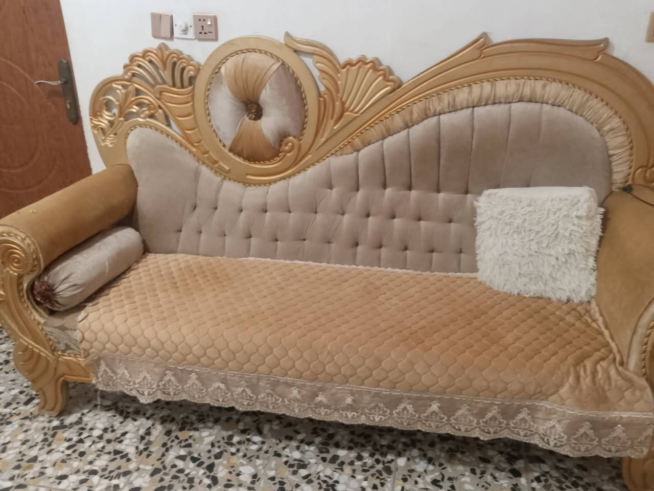 السلام عليكم عندي تخم ملكي للبيع 10مقاعد نظافته 90بل 100 اريده با 300 وبي مجال العنوان الكاظميه الطي


**إذا كنت صاحب هذا الإعلان وتريد حذفه لأي سبب، رجاءا أرسل رسالة إلى الدعم الفني**