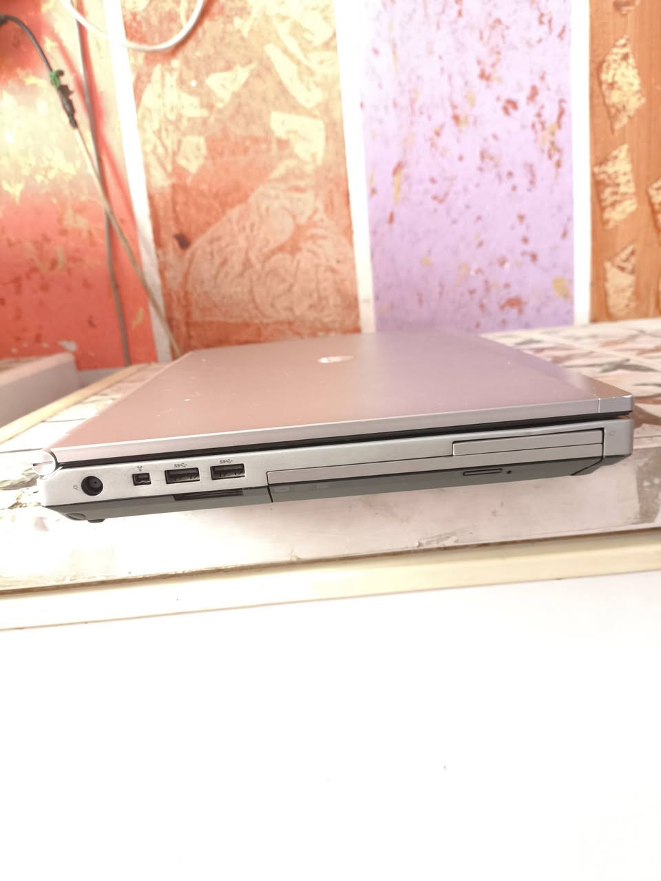 لابتوب hp  للبيع سعر هاص رقمي*********** مكاني البصره قضاء المدينه الهوير.
