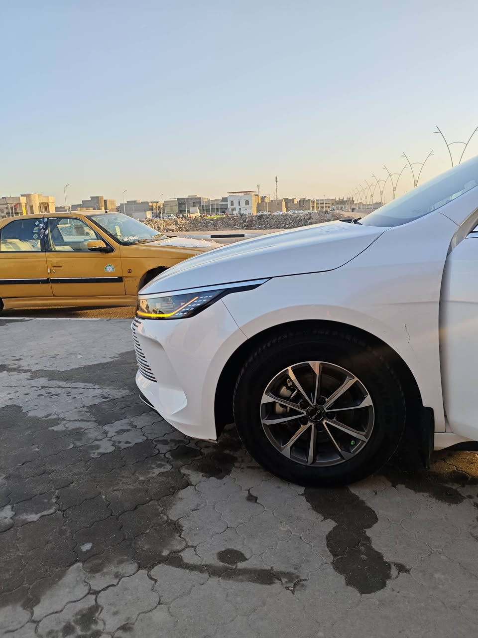 سلام عليكم pyd دستروير 2025
السيارة كلش نضيفة ماشية2000 وقابل لزياده .

السيارة كفاله حتى من الرصعه وصور السونار مرفقات بالمنشور. السياره فقط الدعاميه الاماميه بيه كسر بسيط بالعطر مالتها 

مكان السياره البصره الزبير .

السعر 133 $

 تواصل هاتف وواتساب فقط  ***********
