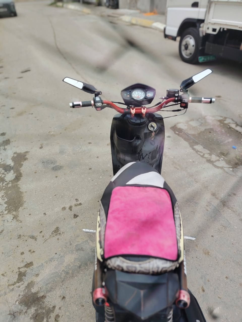 سلام عليكم سكنس جبلي دراجه تزويد ياباني اصلي مكينه بلاد وياله نجمه ياباني دبلات امامي خلفي دسك امامي ياباني  يدات بريك قبق بنزين دواسات رجل بكلايت خلفي كوسو مزوعه تزويد خارجي فقط مكينه عله وضع الياباني  نقصها بس كفر أمامي مصوره بل فيديو مكاني ديالى بعقوبه تحرير رقم ***********خاص مامتواجد
