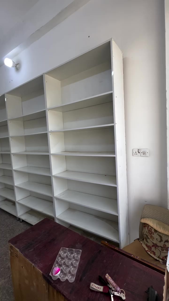 السلام عليكم رفوف اسواق Mdfالحجم الثقيل للبيع للاستفار التواصل على الخاص او على الرقم ***********
