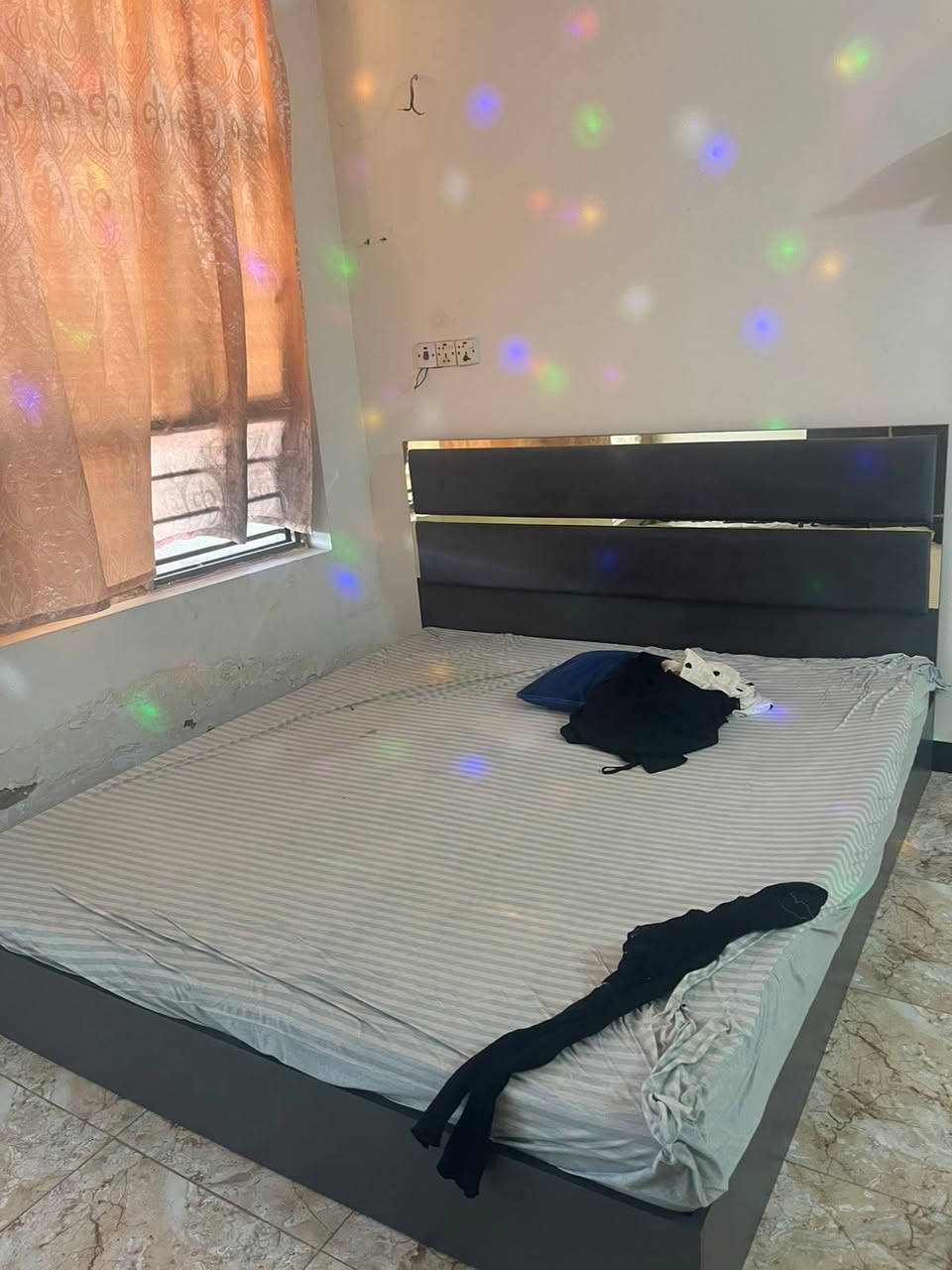 غرفة جديده للبيع استخدام 3 اشهر 6 قطع ب500 وبيهه مجال


**إذا كنت صاحب هذا الإعلان وتريد حذفه لأي سبب، رجاءا أرسل رسالة إلى الدعم الفني**