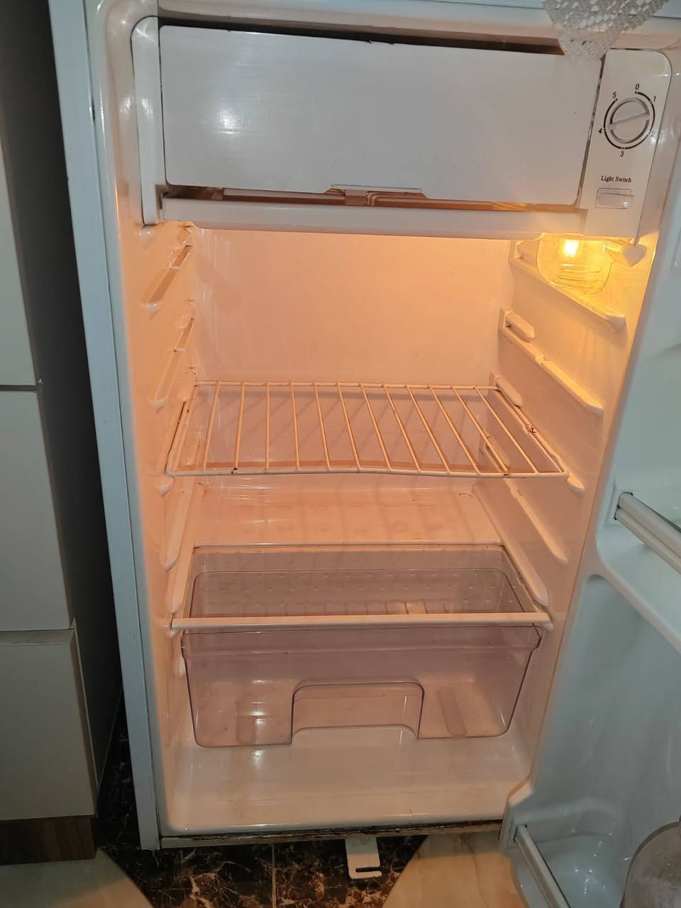 ثلاجة للبيع شغاله عل فحص فريز ثلج 
السعر 60 بيها مجال مكان بغداد الغزالية


**إذا كنت صاحب هذا الإعلان وتريد حذفه لأي سبب، رجاءا أرسل رسالة إلى الدعم الفني**