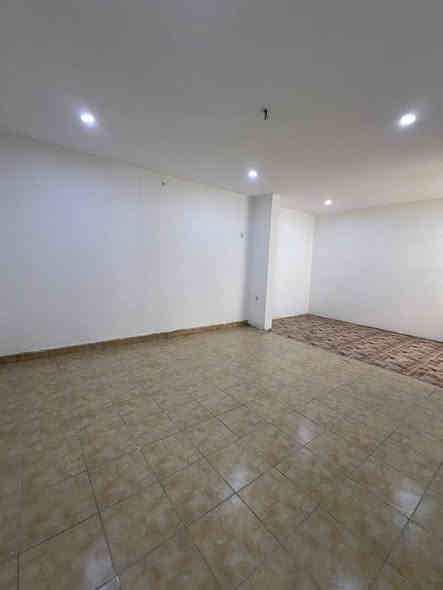 بيت #للإيجار  في مجمع اينده في اربيل 
#مجمع اينده 2
المساحة :- 216م 
يتكون من :-
 2 غرفة نوم | استقبال | هول | مطبخ    | مجموعة صحية |  
السعر :  375 الف   
****************
للاستفسار التواصل عبر الواتساب 
***********
