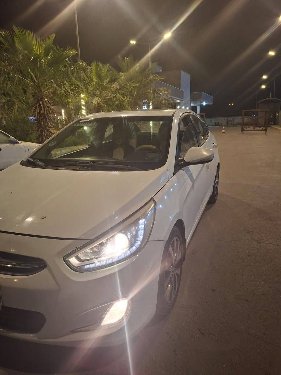 سلام عليكم اكسنت 16 خليجي محرك 1600 دوش قطرتين رقم بصره مشروع وطني.  العنوان الناصريه مركز . ضربته بدنه الخلفيه + تصليح بالجاملغات الخلفيه بسيط+ بارد في الدوسه بدون اي تبديل او معجون والباقي كفاله مكينه وكير وحداديه وتخم تاير  السعر 95 وبيه مجال . رقم الهاتف / *********** متواجد على الواتساب
